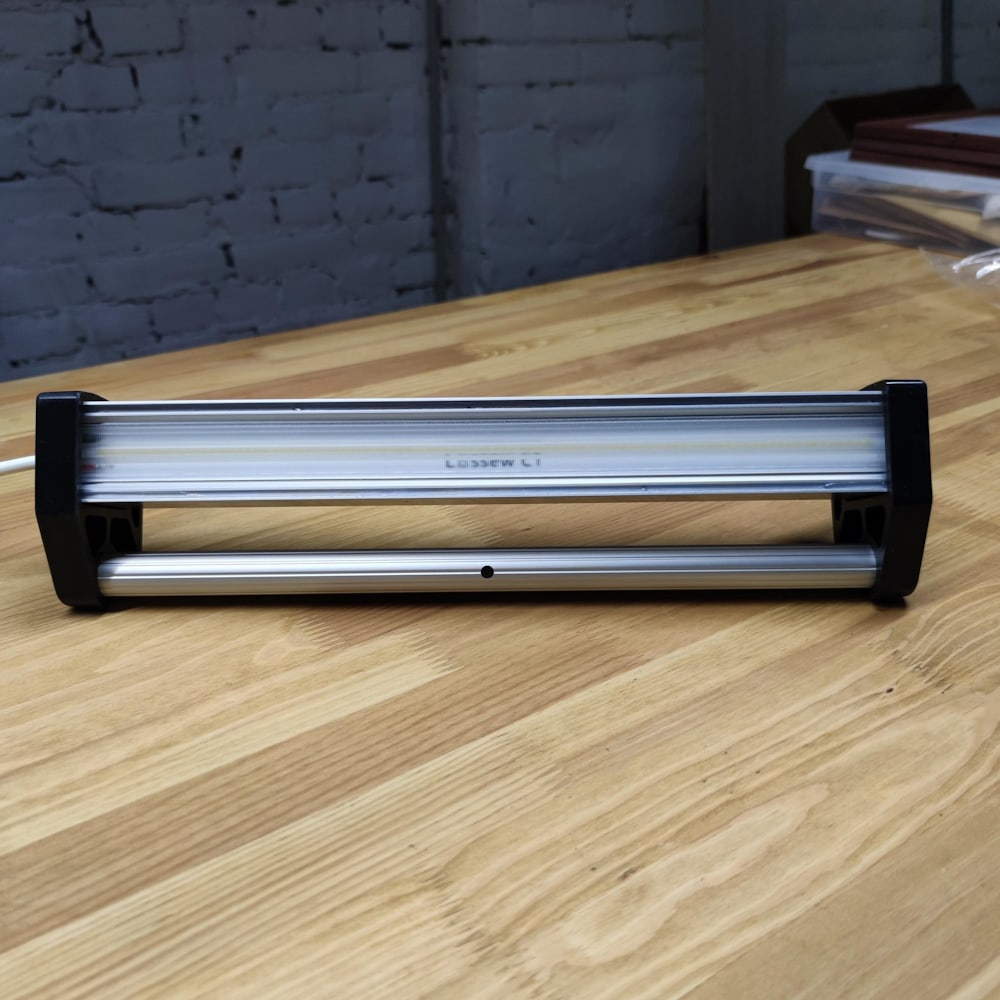 Светильник общего света и для покрасочных работ Lossew lamp C1.
